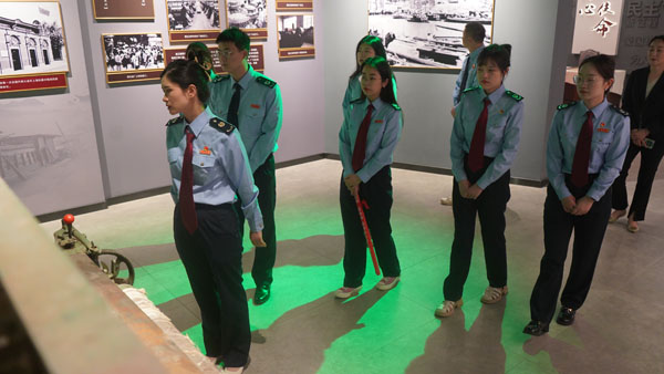 紗廠磨難.jpg 紗廠磨難.jpg