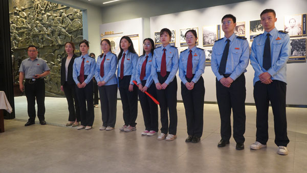 紅色的火種.jpg 紅色的火種.jpg